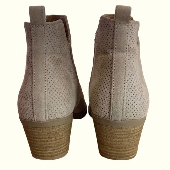 Universal threads bootie shoes size 8  3” stacked heels fabric uppers - Picture 2 of 9